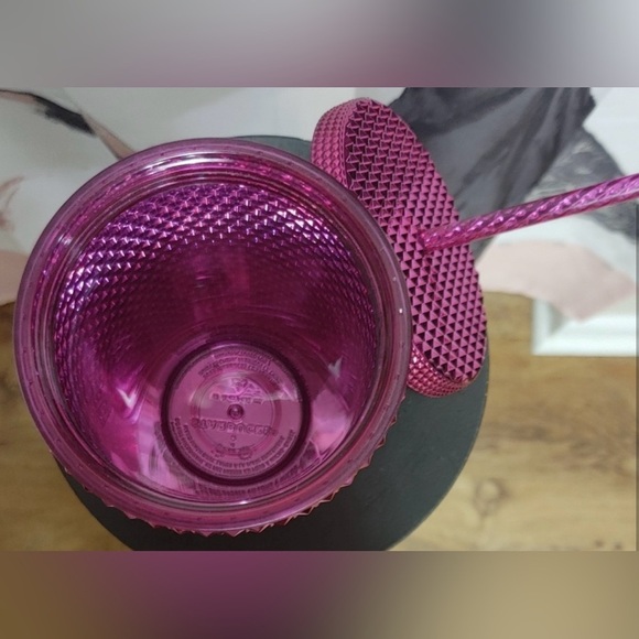 Starbucks 2022 Tumbler 16oz Grande Pink
Holiday Christmas Bling LIMITED EDITION - Picture 5 of 11